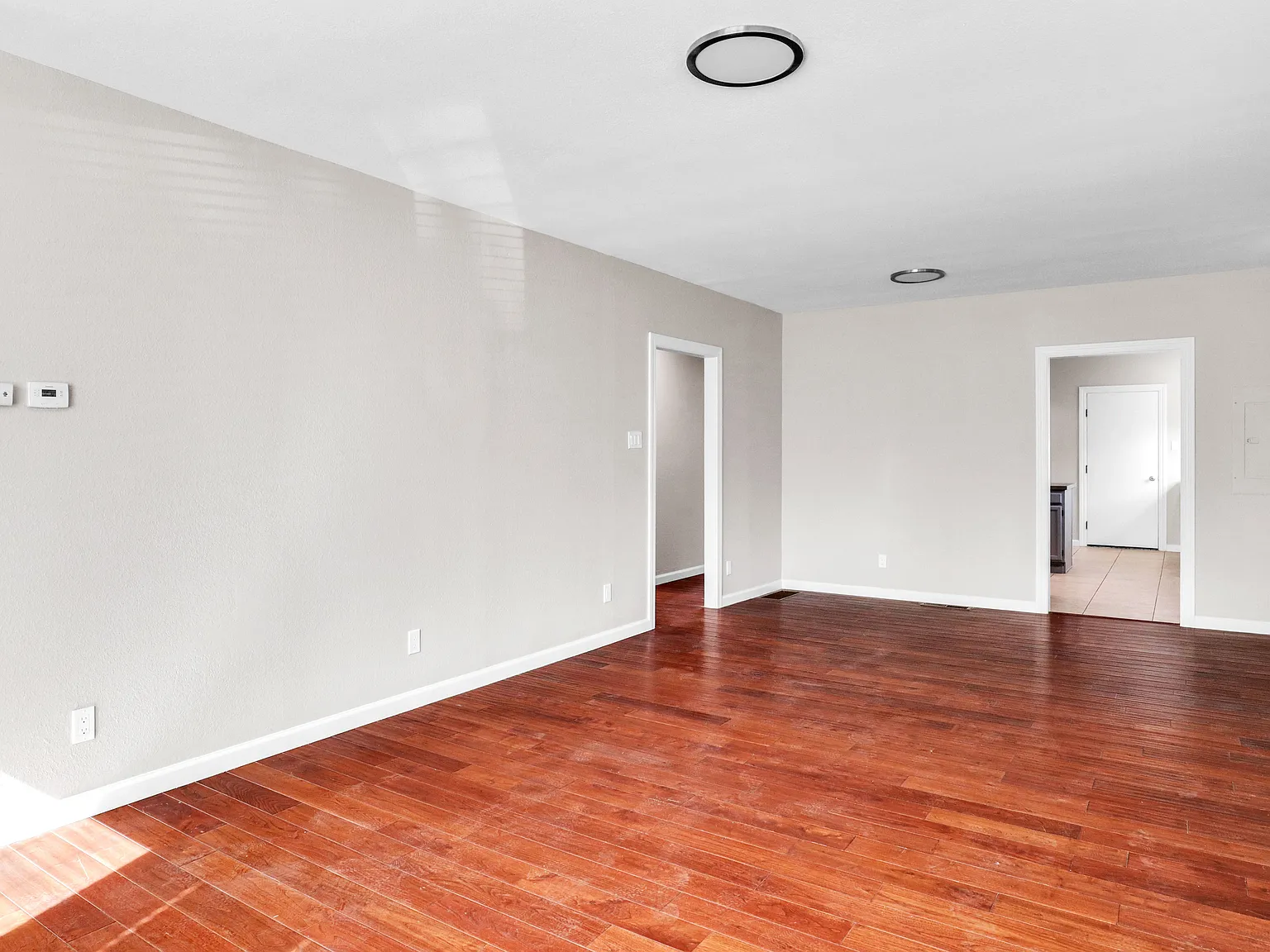 2 bed, 1.0 bath, $3,100 — Photo 2