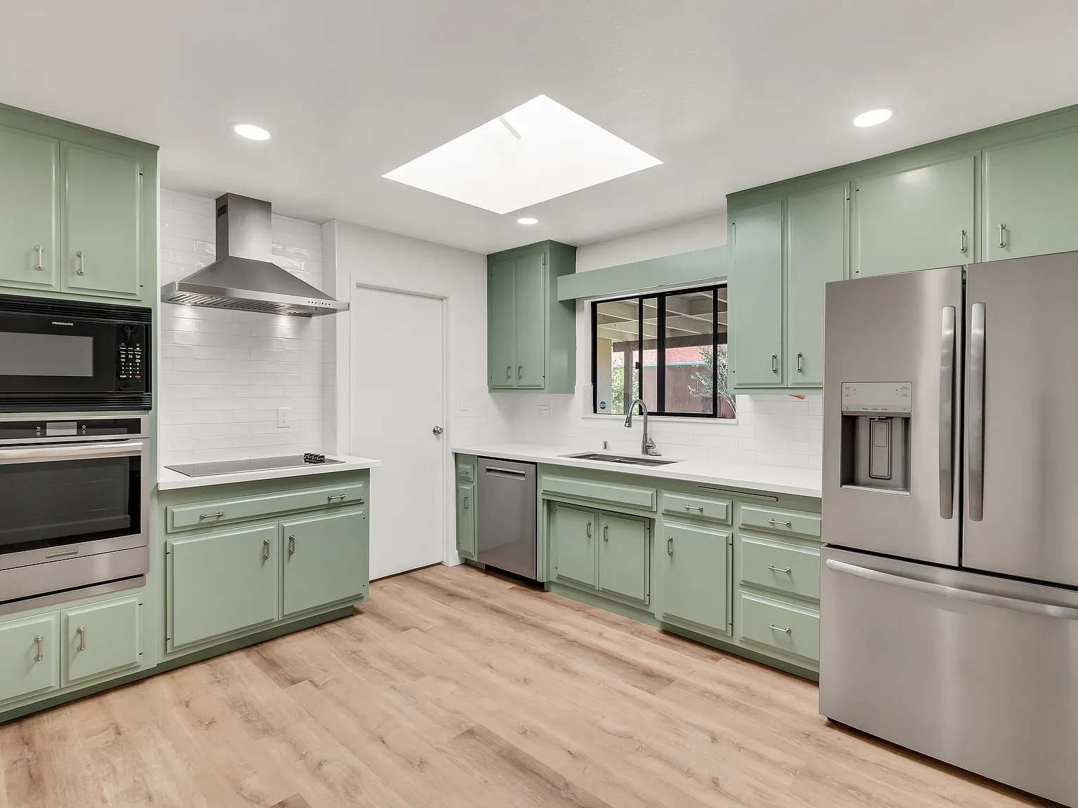 4 bed, 1620 sqft, $5,850 — Photo 1
