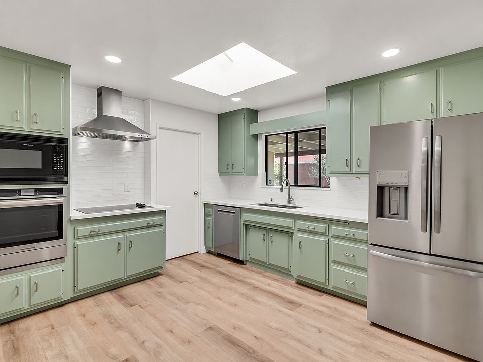 1st image of 4820 Cobb Dr