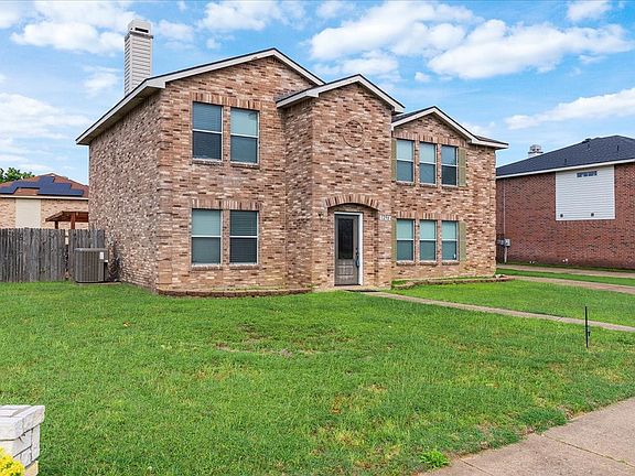 2nd image of 1298 Longleaf Dr