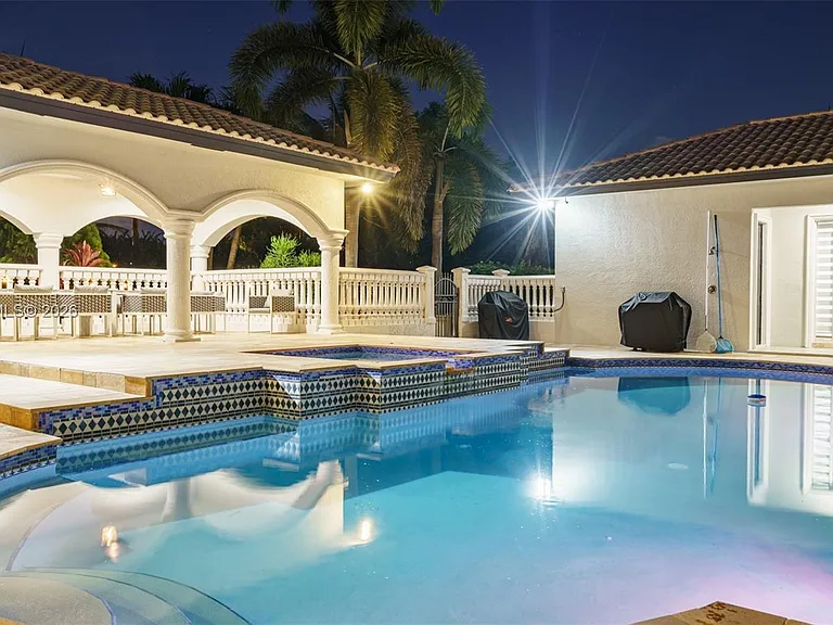 13751 Pine Meadow Ct — Photo 5