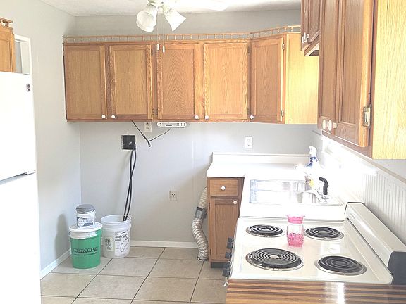 4th image of 623 S 5th Ave