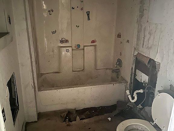 4th image of 4618 Dayton Ave