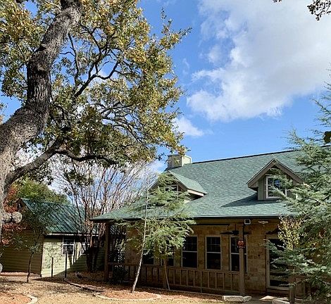 3rd image of 951 Hidden Oaks Dr