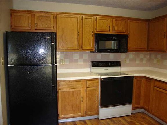 5th image of 661 Jefferson Valley