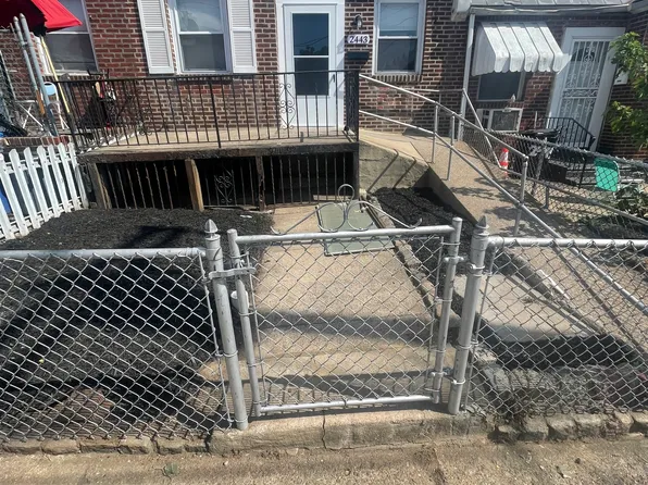 2443 S 57th St, Philadelphia, PA 19143