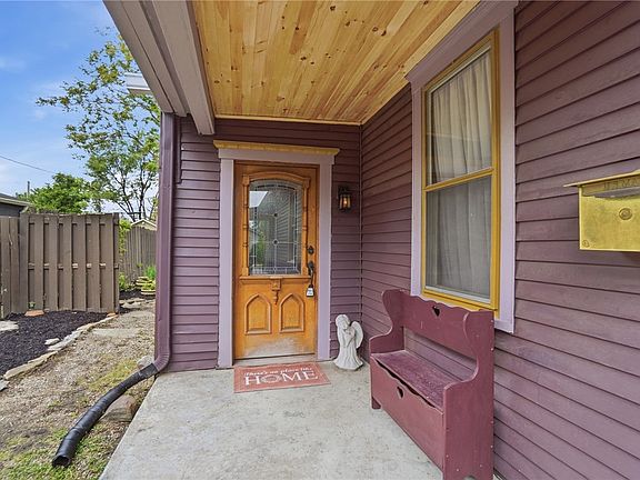 3rd image of 147 Henry St