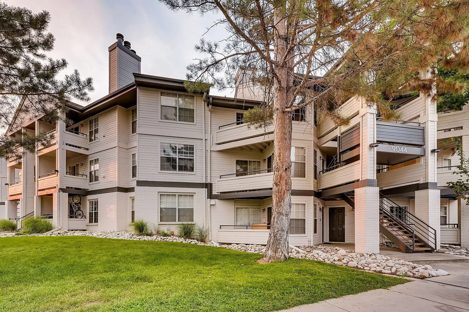 Village Creek Apartments — Photo 3