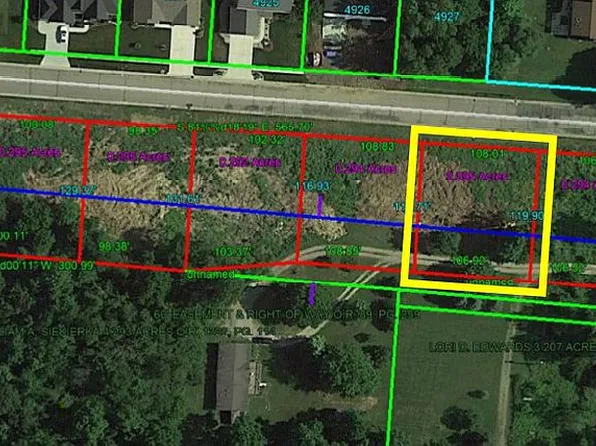 1720 White Pines Dr, Bellefontaine, OH 43311