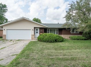 420 11th St SE, Owatonna, MN 55060