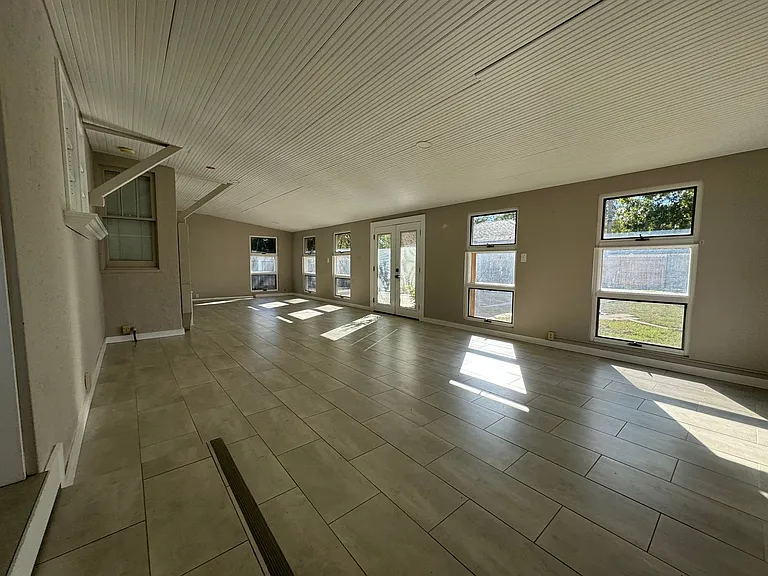 1523 W Broadway Ave — Photo 12