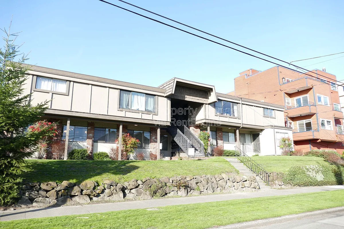 Building Photo - 2610 NW 56th St #204
