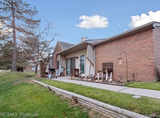 362 Spring Brooke Dr, Brighton, MI 48116