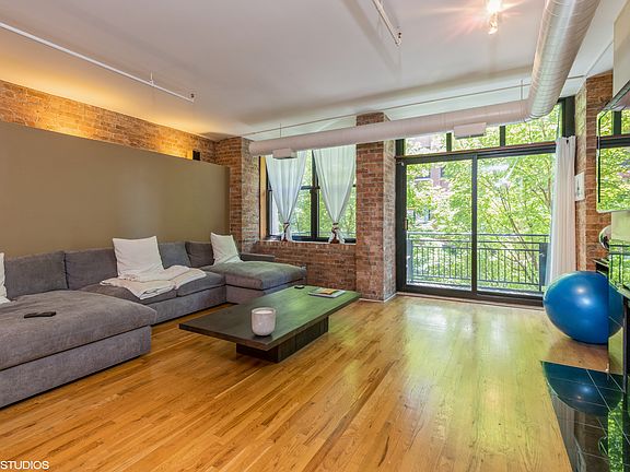 2nd image of 520 W Huron St APT 216