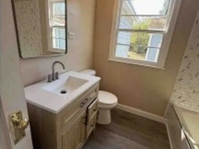 341 E Northside Dr — Photo 7