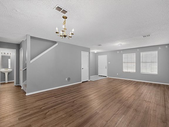 4th image of 3040 Clemente Dr