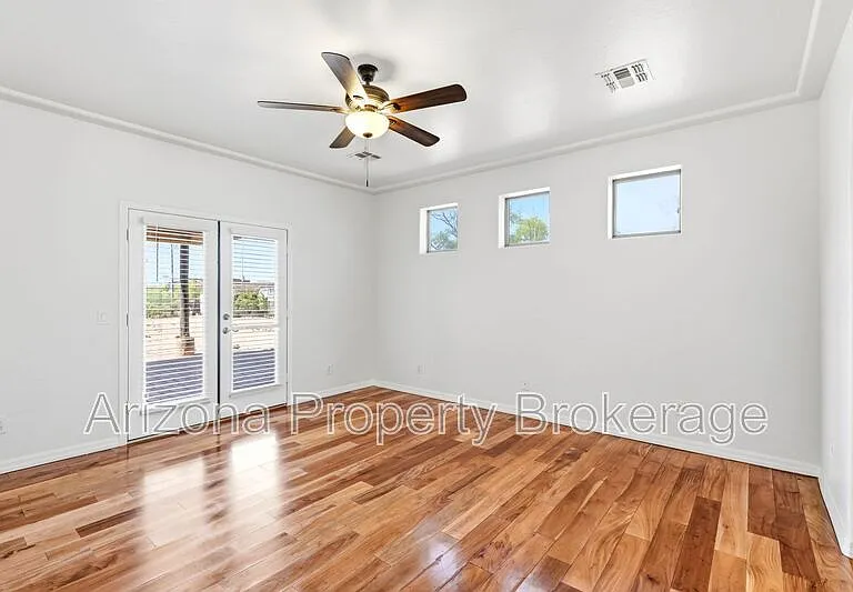 1933 W Tanya Trl — Photo 21