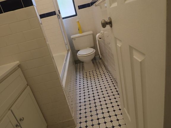 3rd image of 226 3rd Ave #220