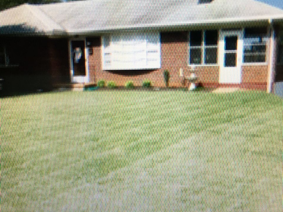 1st image of 804 Sandusky Dr