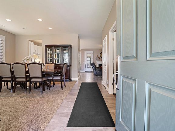 5th image of 624 Cistus St