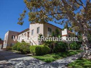 203 S Arnaz Dr APT D, Beverly Hills, CA 90211