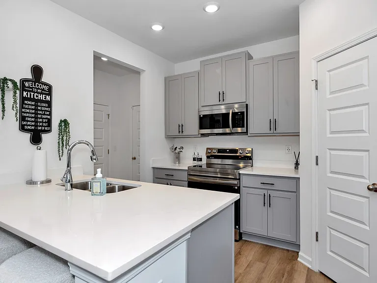 116 McGurn St — Photo 30