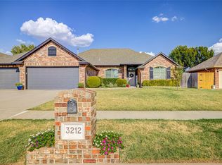 3212 Pin Oak Rd, Moore, OK 73170