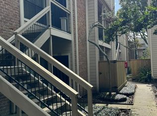 2001 Bering Dr APT 2D, Houston, TX 77057