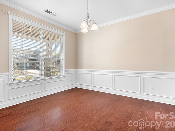 4th image of 109 Edenton Ln