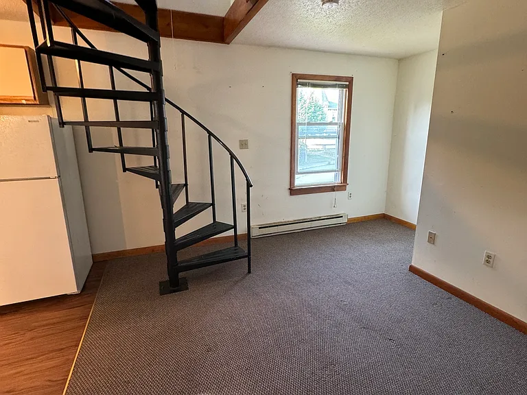 49 Ledyard Ave #4 — Photo 2