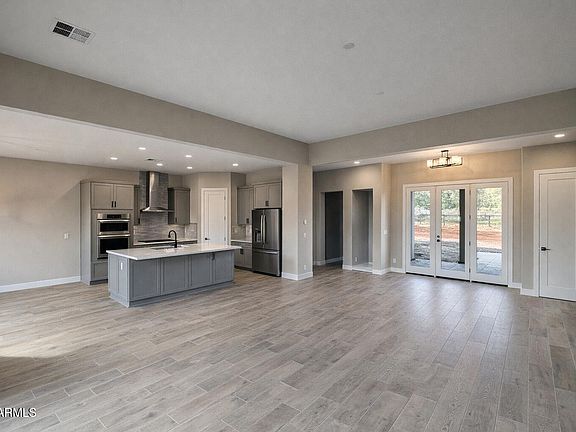 3rd image of 130 REGAN Road