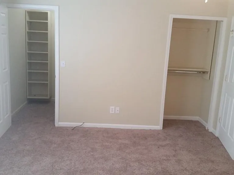 Master bedroom walkin closet