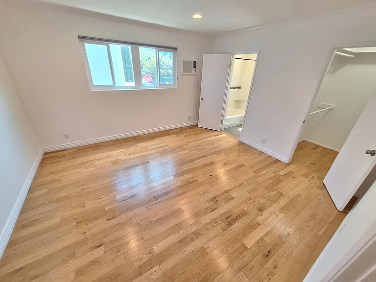 1515 S Beverly Glen Blvd #4 — Photo 8
