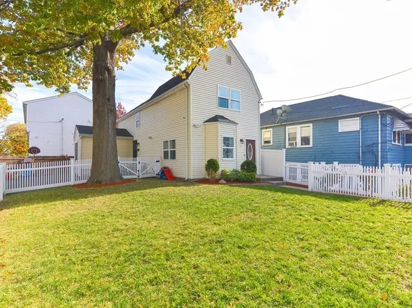 35 Francis St, Everett, MA 02149
