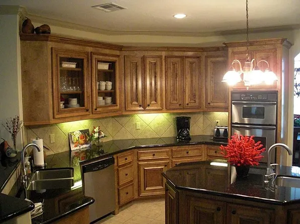 147 W Pines Dr, Montgomery, TX 77356