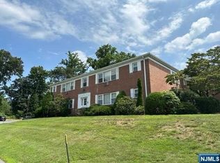 20 Rolling Ridge Rd, Montvale, NJ 07645