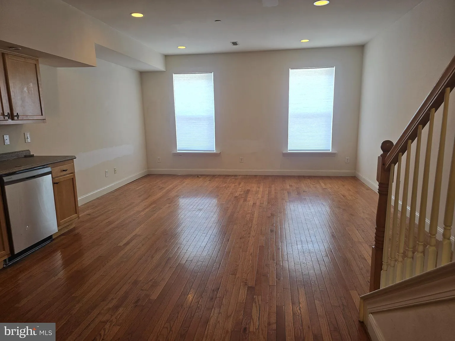 4 bed, 2286 sqft, $2,400 — Photo 4