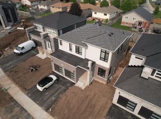 7877 Seabiscuit Dr, Niagara Falls, ON L2H3T9