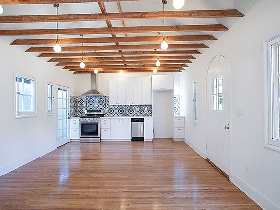 3rd image of 937 E California Blvd #4