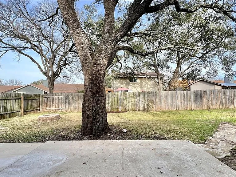 11909 Hardwood Trl — Photo 13
