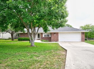 309 Red Oak Ln, Ingram, TX 78025