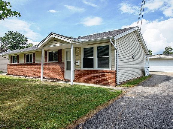 2nd image of 7491 Manor Dr