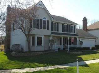 1018 Forest View Ct, Naperville, IL 60563