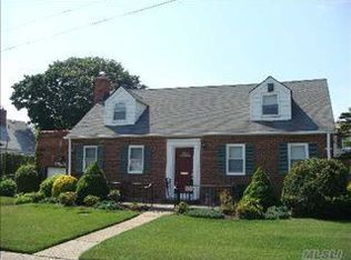 155 Albermarle Ave, Valley Stream, NY 11580