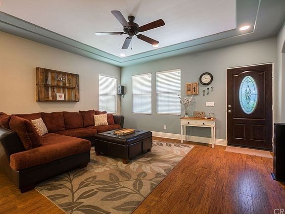 5th image of 27360 Dearborn Dr