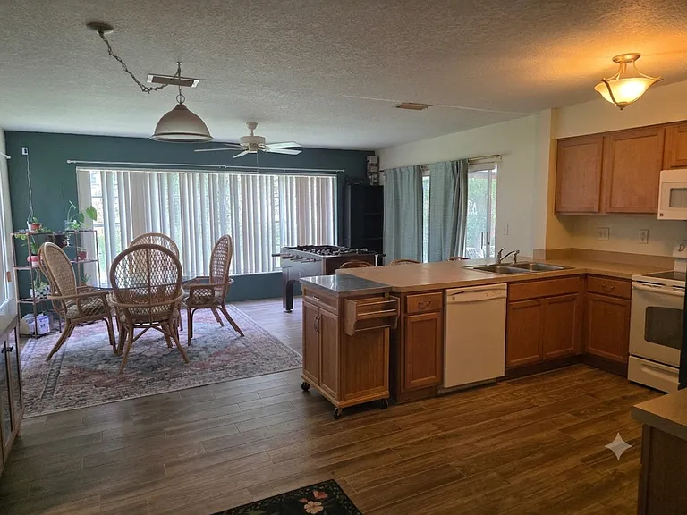 12439 Spreading Oak Dr — Photo 6