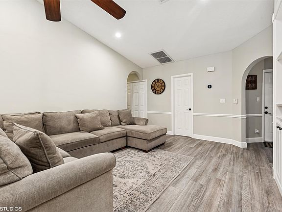 5th image of 862 NW 109th Terrace