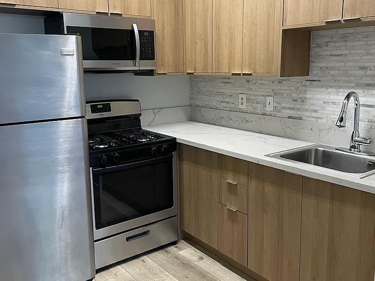 4770 York Blvd. — Photo 12