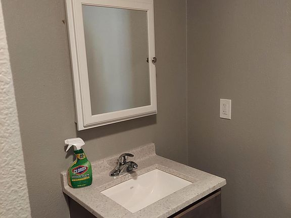 3rd image of 2735 Franklin St #3