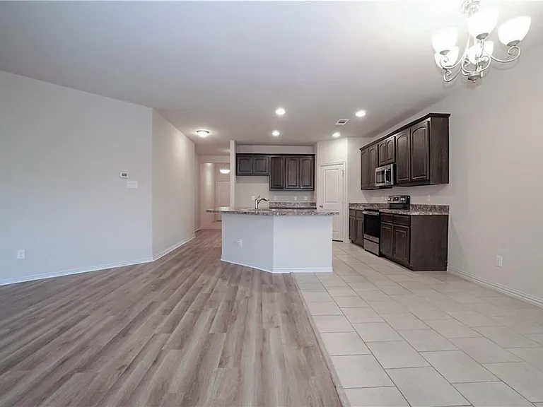 357 Emerald Creek Dr — Photo 8